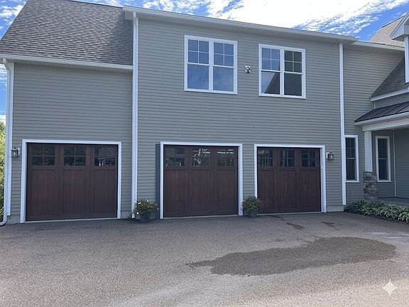 3rd image of 451 Golf Course Rd