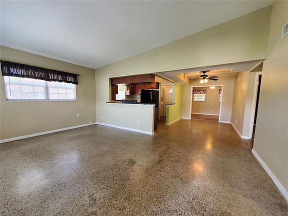 4th image of 10931 N Edison Ave