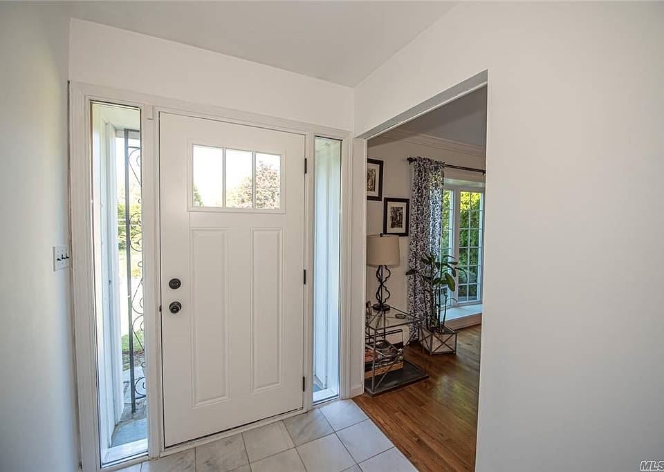 値下げしました！MILLS【全6点】 6 Mills Ln, East Setauket, NY 11733 | Zillow