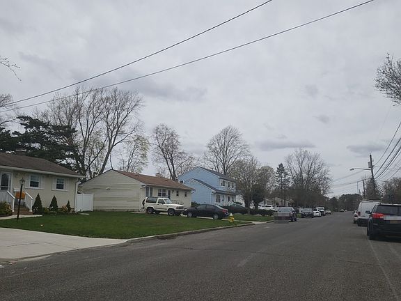 5th image of 1702 Pine Acres Blvd