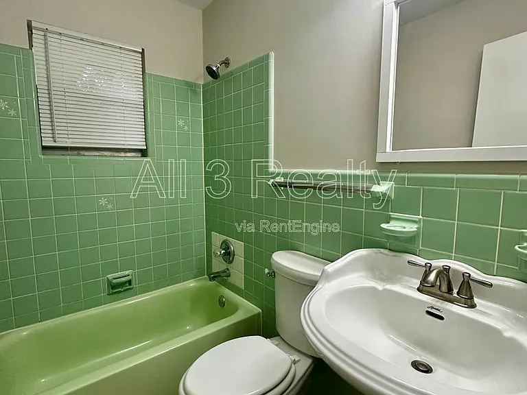 712 Sir Michael Dr — Photo 24