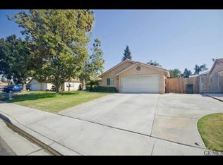 6308 Spring Ridge Dr, Bakersfield, CA 93313