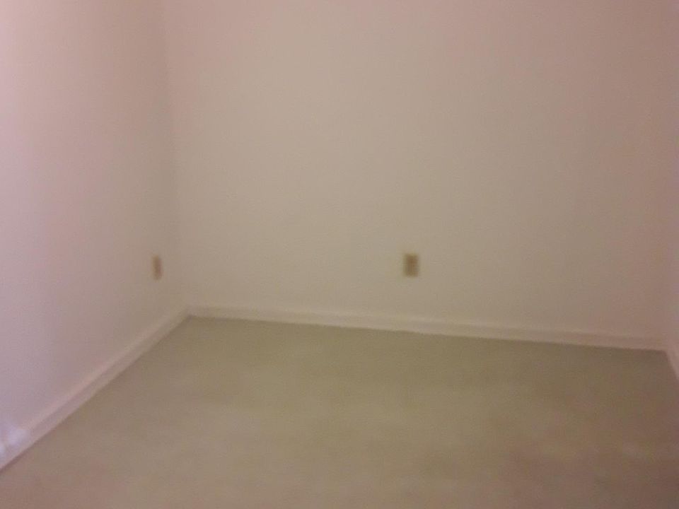 1st image of 360 S C St