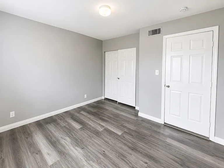 412 W Monroe Ave #12 — Photo 1