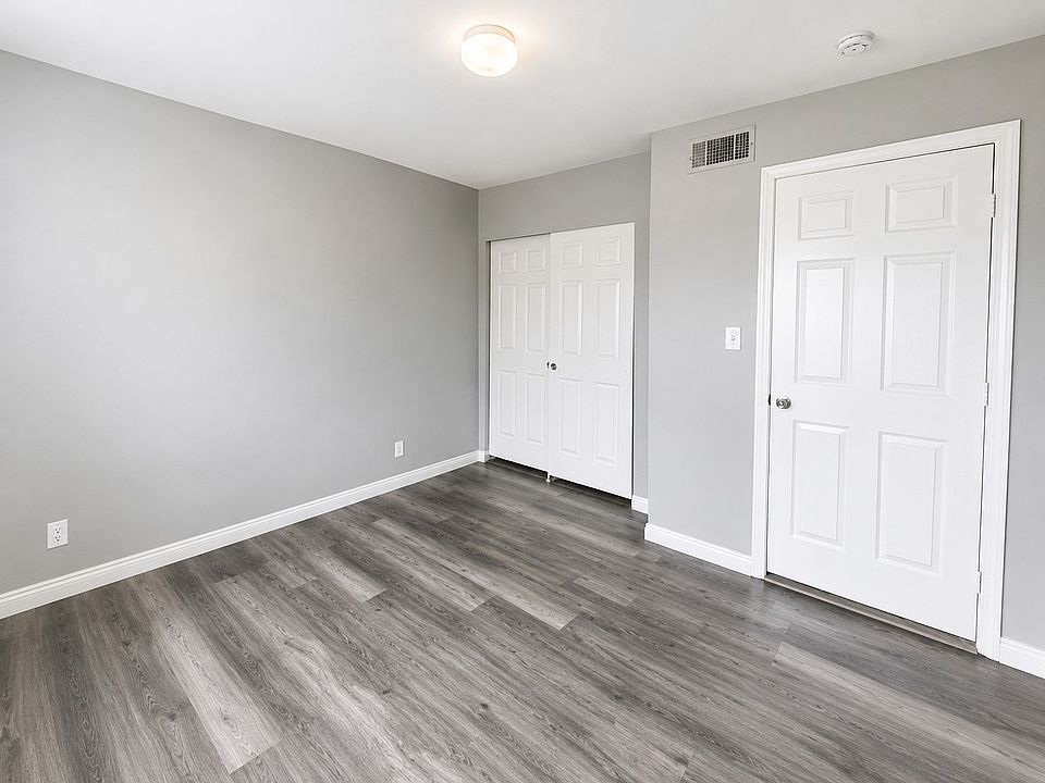 2nd image of 412 W Monroe Ave APT 12