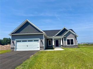 545 Arrowwood Trl, Webster, NY 14580