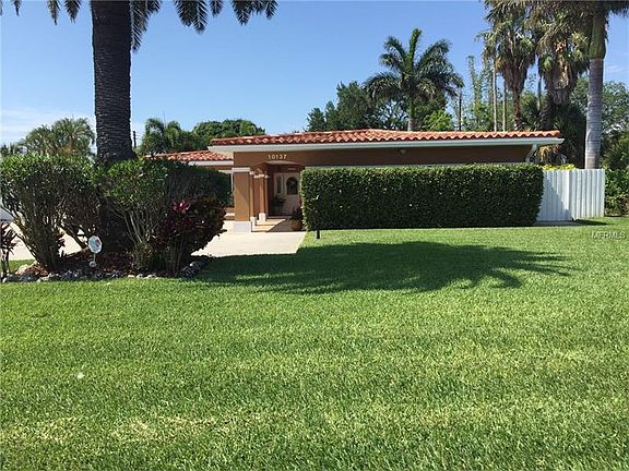 2nd image of 10137 Yacht Club Dr