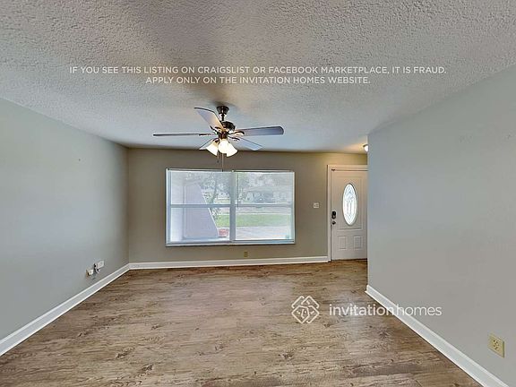 3rd image of 120 Hidden Lake Dr