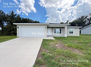 26 Maple Ln, Ocklawaha, FL 32179