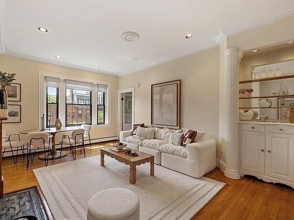 2nd image of 462 Beacon St APT 31