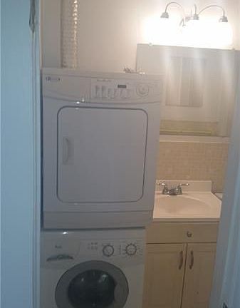 5th image of 211 NE 16th Ct #A