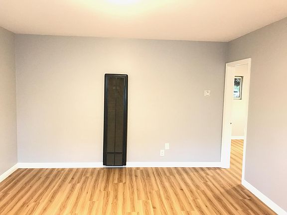 5th image of 4400 E 1st St