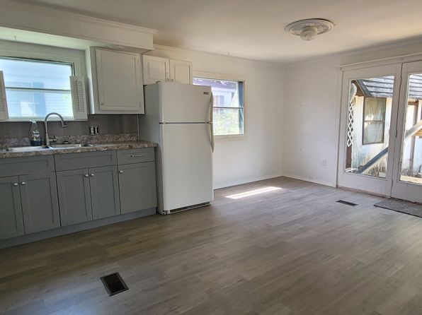 11 Laura Ct
