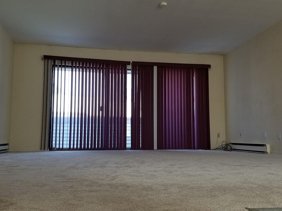1st image of 92 Candlewood Dr #92