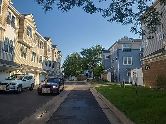 5th image of 1678 Village Trl E Unit 1
