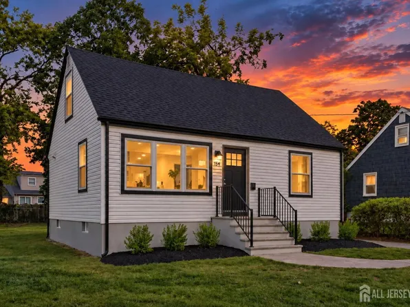 154 Oak Manor Pkwy, South Plainfield, NJ 07080