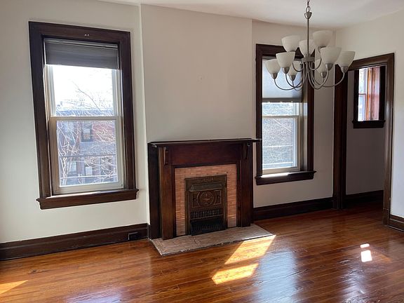 4th image of 2711 Virginia Ave #A