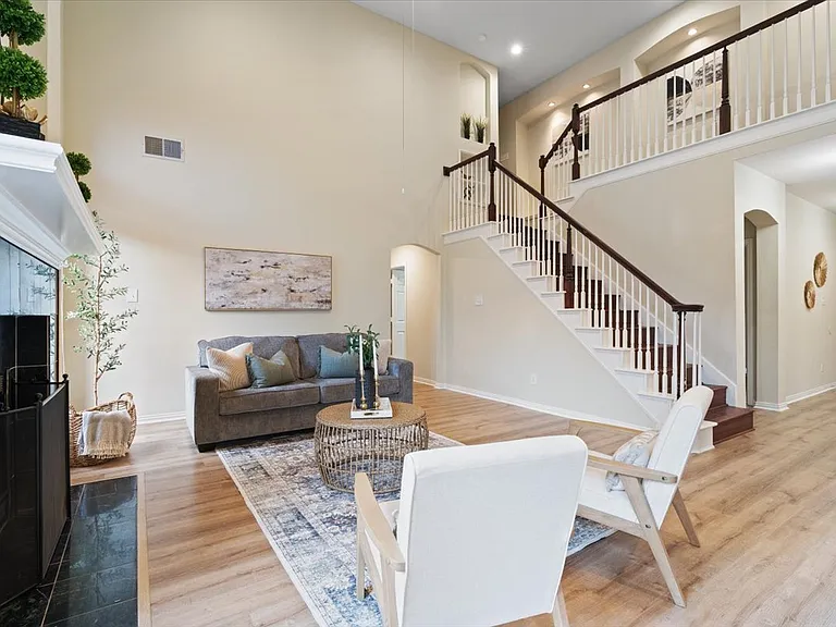 2633 Shadow Hill Ln — Photo 11