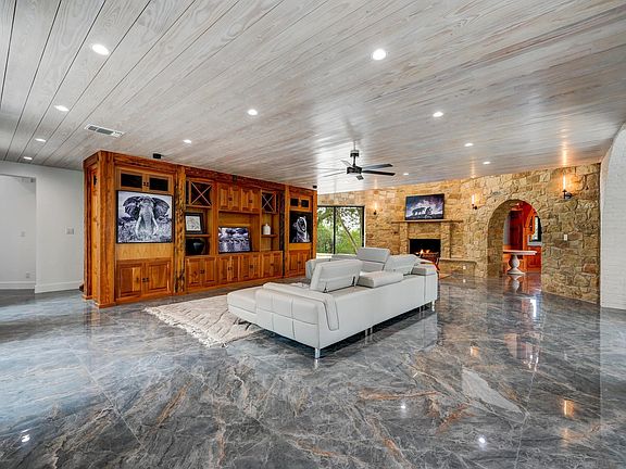 5th image of 700 Rancho Grande Dr
