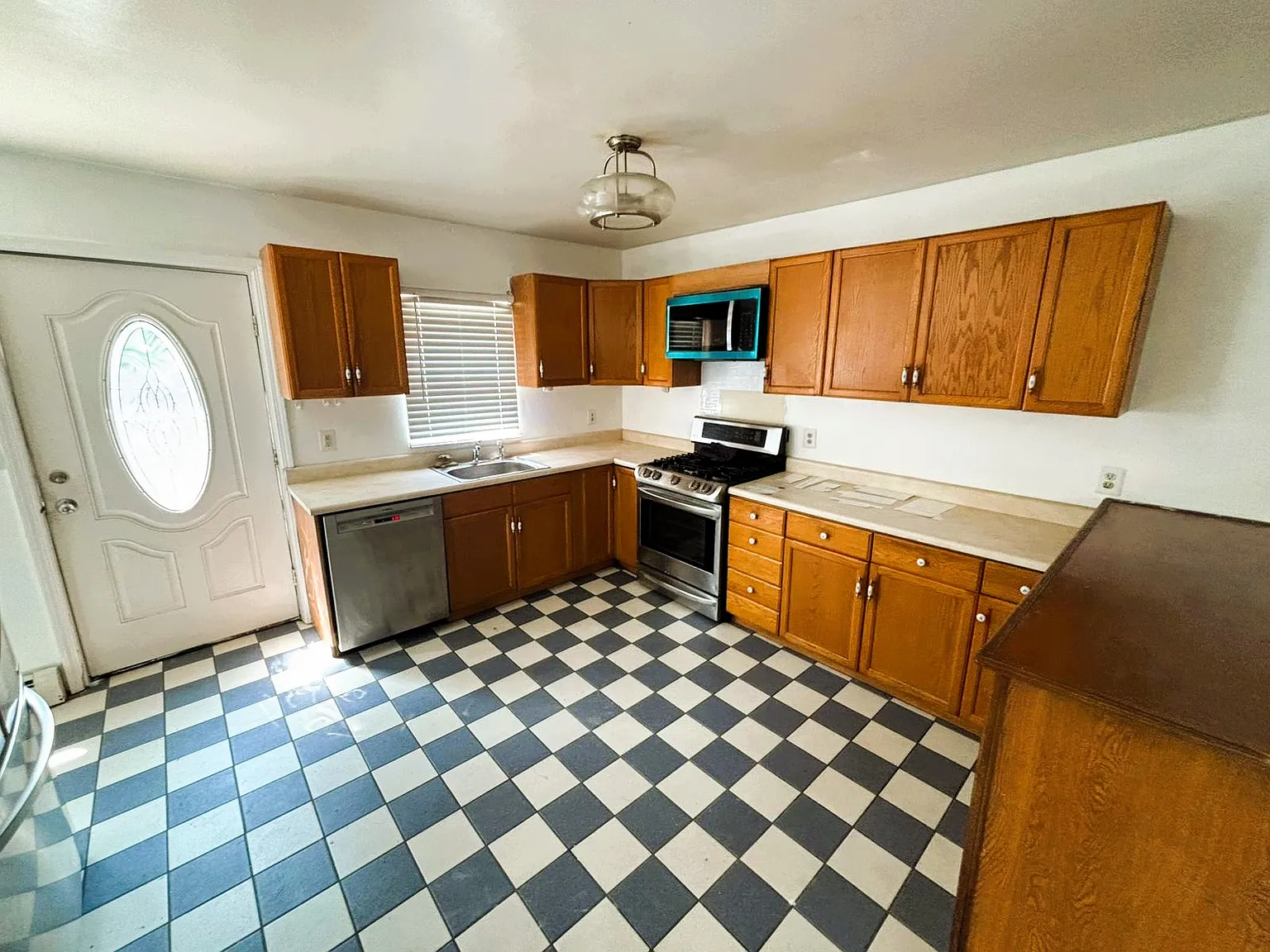 Studio, 600 sqft, $2,000 — Photo 2