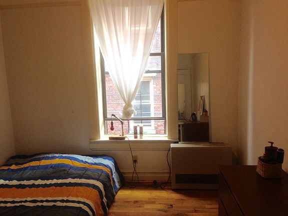 4th image of 1280 Pacific St #23