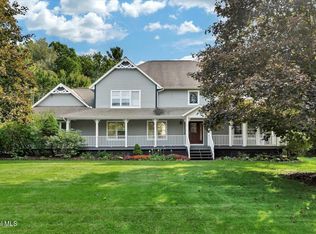 15 Cheviot Ct, Clifton Park, NY 12065