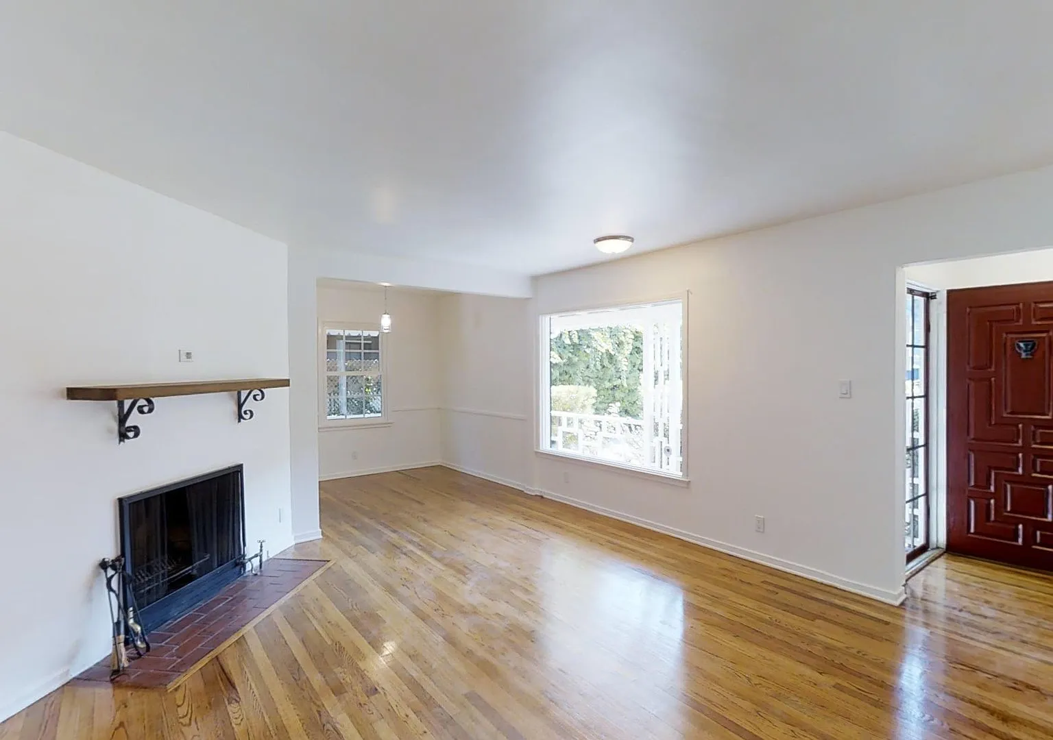 Private 3BR/3BA Standalone Home in Palms/Mar Vista | Open House Sunday, August 23rd 11am-1pm — Photo 4