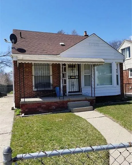 20807 Reimanville Ave — Photo 1