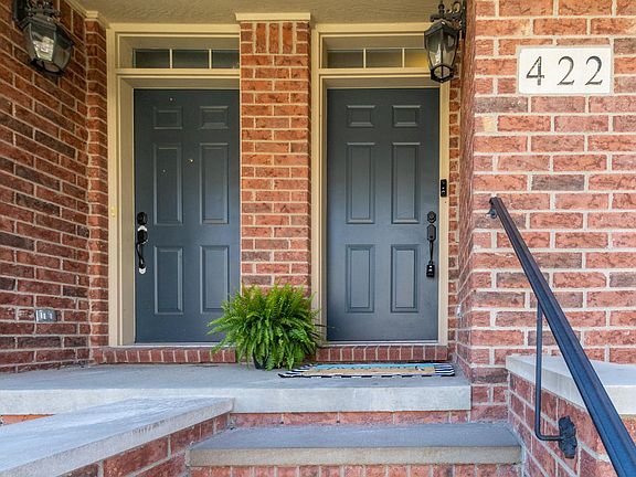 4th image of 422 Old Pine Way