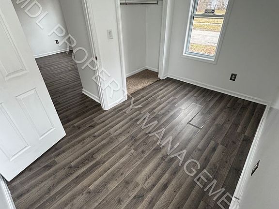 3rd image of 820 N Oakley St