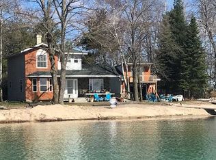 41 Treasure Island Rd, Roscommon, MI 48653