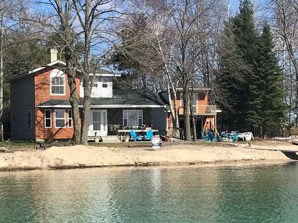 41 Treasure Island Rd, Roscommon, MI 48653
