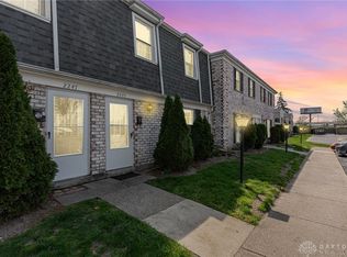 2245 Crew Cir, Dayton, OH 45439