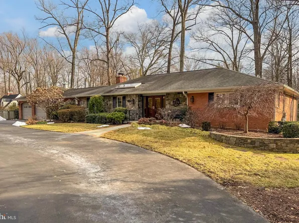 7509 Walton Ln, Annandale, VA 22003