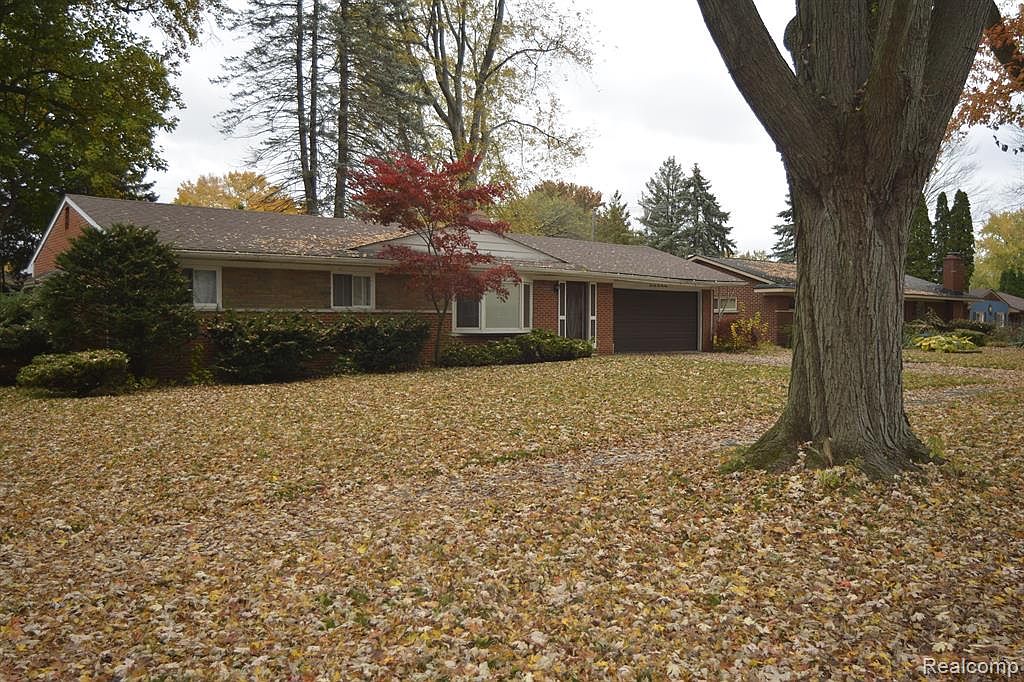 34449 Jerome St, Chesterfield, MI 48047 Zillow