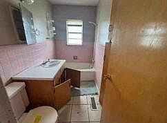 5th image of 322 S Olive St