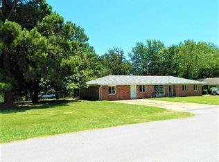 204 8th Ave SE, Gravette, AR 72736