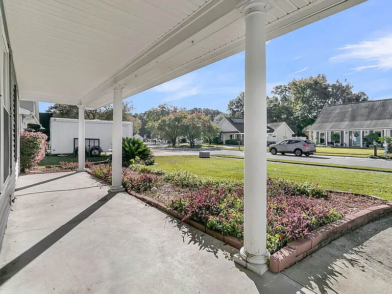 111 Hopper Dr — Photo 5