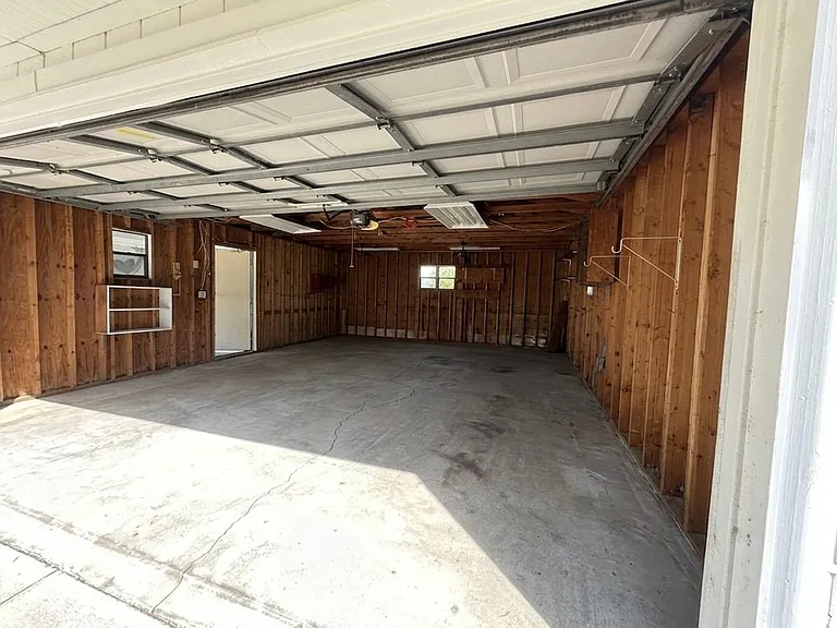4155 Prudence Dr — Photo 33