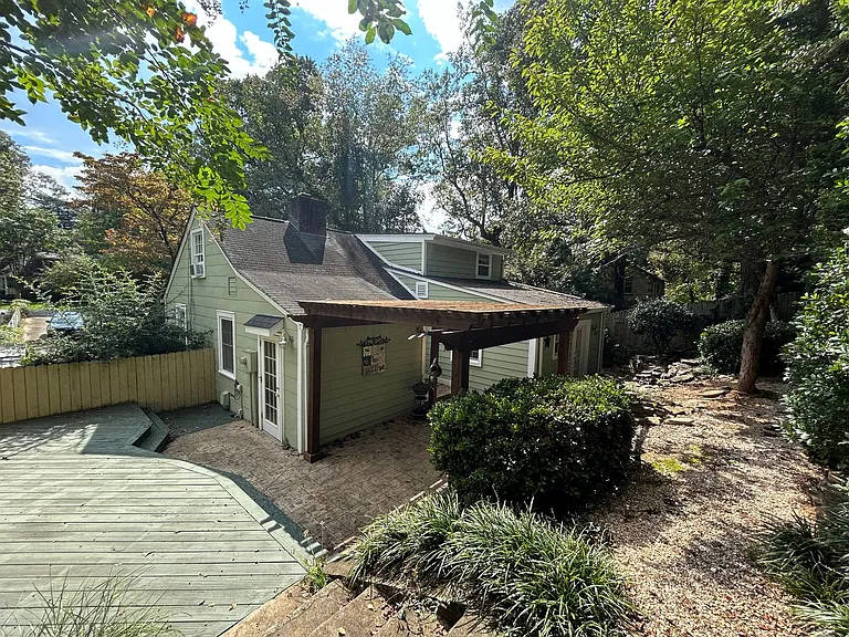 2461 Lyndhurst Ave — Photo 70