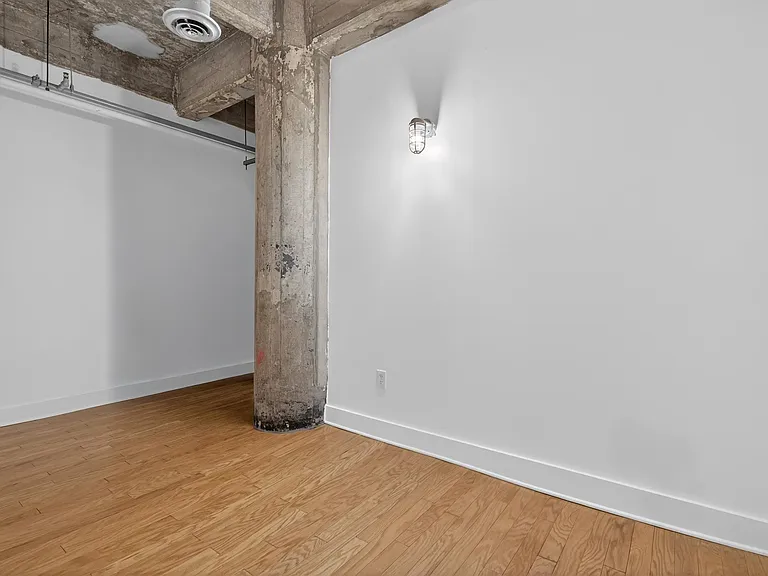 140 Bay St #5E — Photo 2