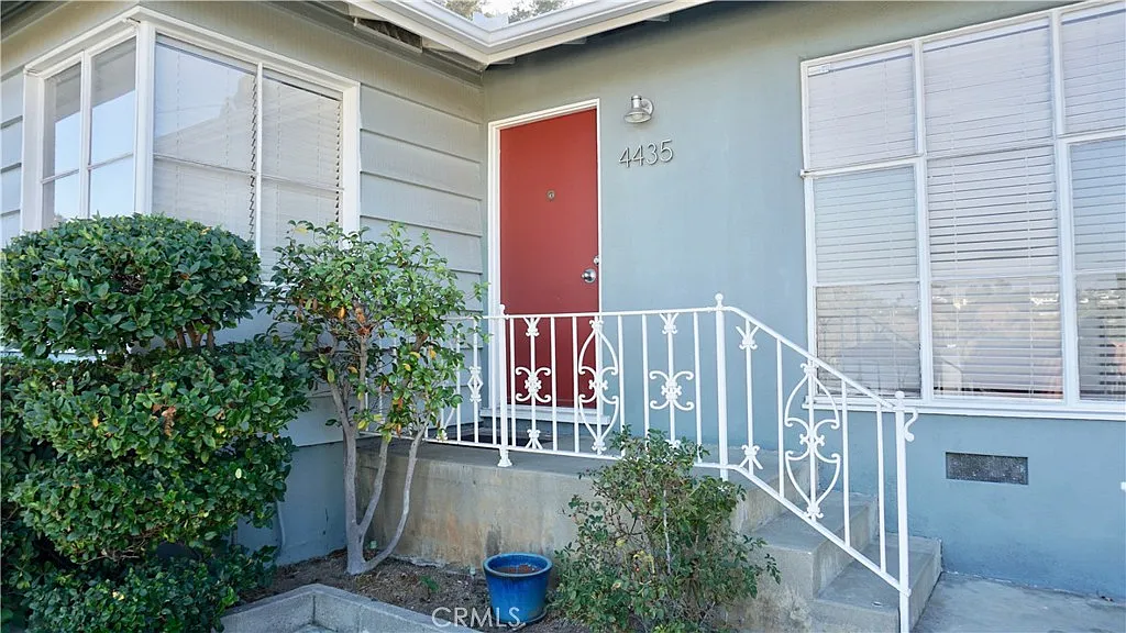 Photo 2 of 27 - 4435 Caledonia Way - Los Angeles, CA Building Photo - 4435 Caledonia Way