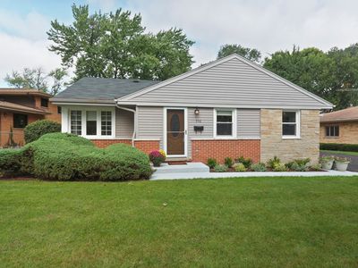 586 E Park Ave, Elmhurst, IL, 60126