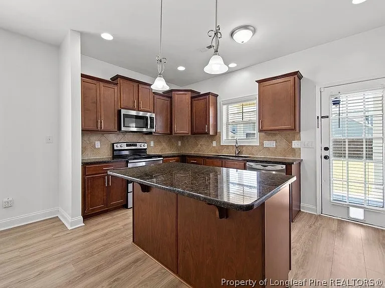 343 Fountain Grove Dr — Photo 6