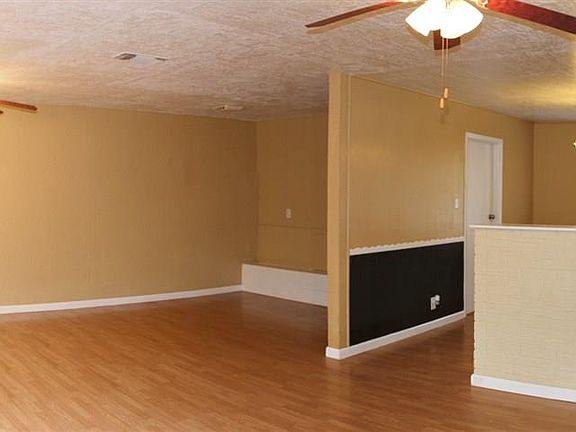 4th image of 1425 Gunnison Dr