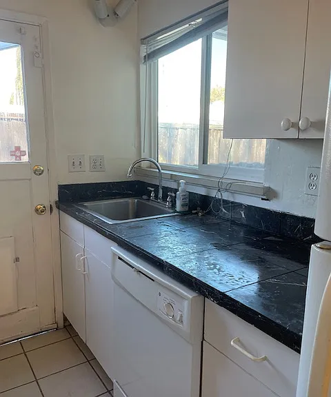3121 Alma St — Photo 15