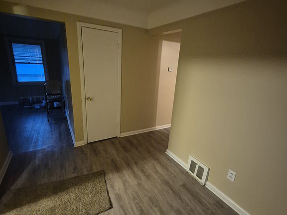4th image of 743 E Madge Ave