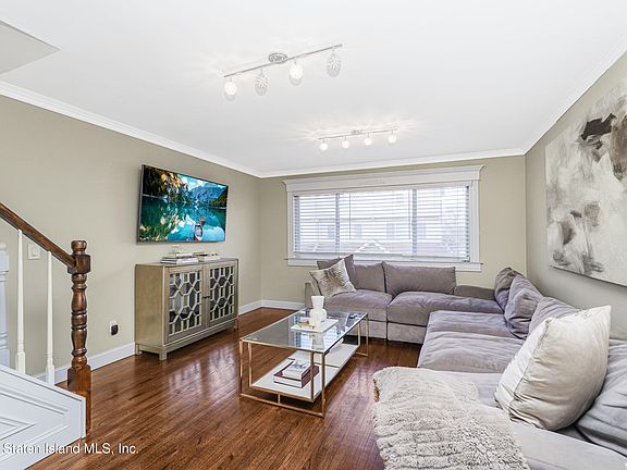 4th image of 81 Church Ave