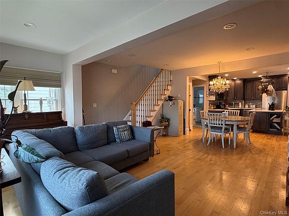 3rd image of 539 E Beech Street