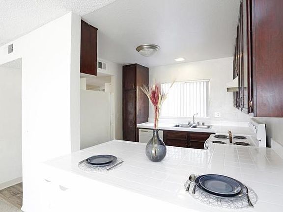 3rd image of 4302 Palm Ave #F45arqmpp